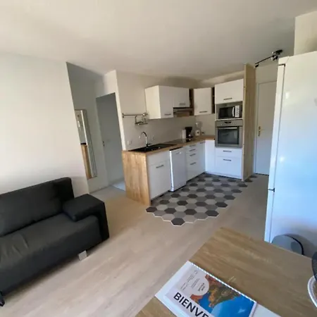 Apartment A 15 Min De La Plage, Piscine, Joli T2 Renove