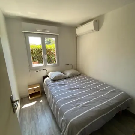 A 15 Min De La Plage, Piscine, Joli T2 Renove Apartment Frejus